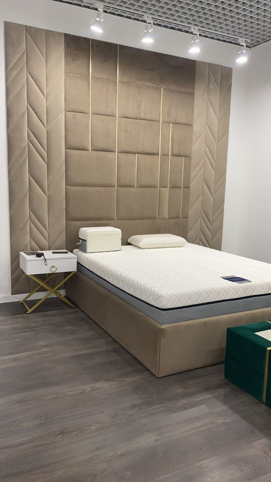 Кровать в нашем шоуруме