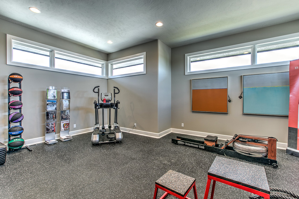 Inspiration for a transitional home gym in Omaha.
