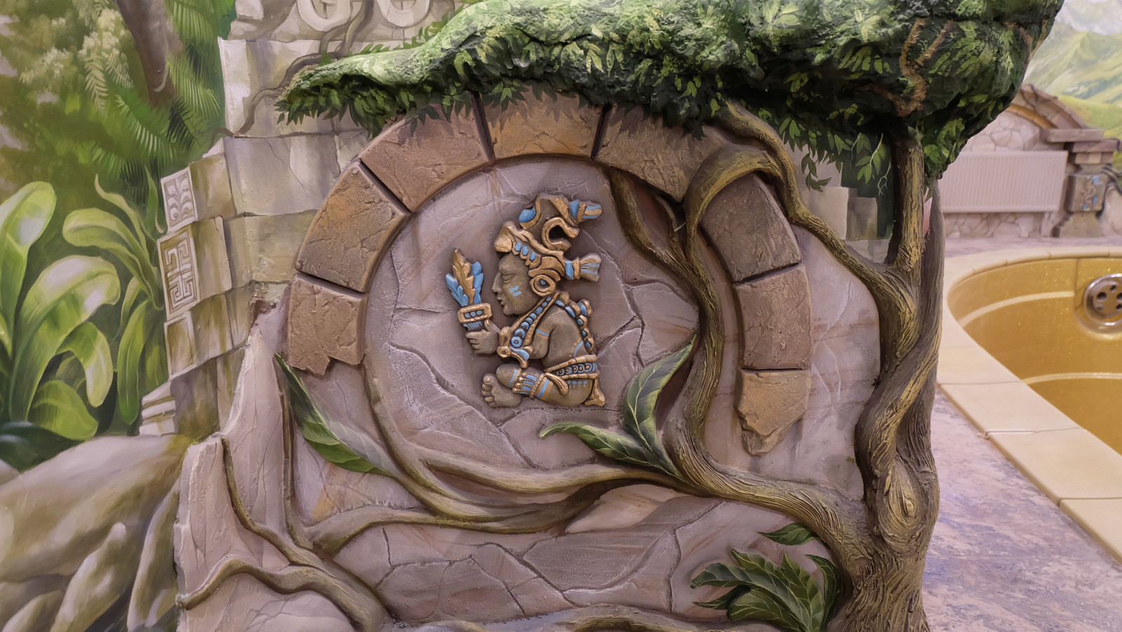 бассейн в стиле древних майя