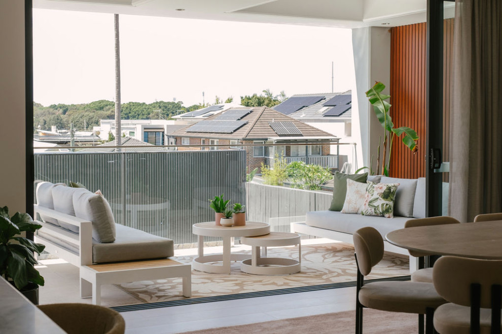 Inspiration for a transitional balcony in Sydney.