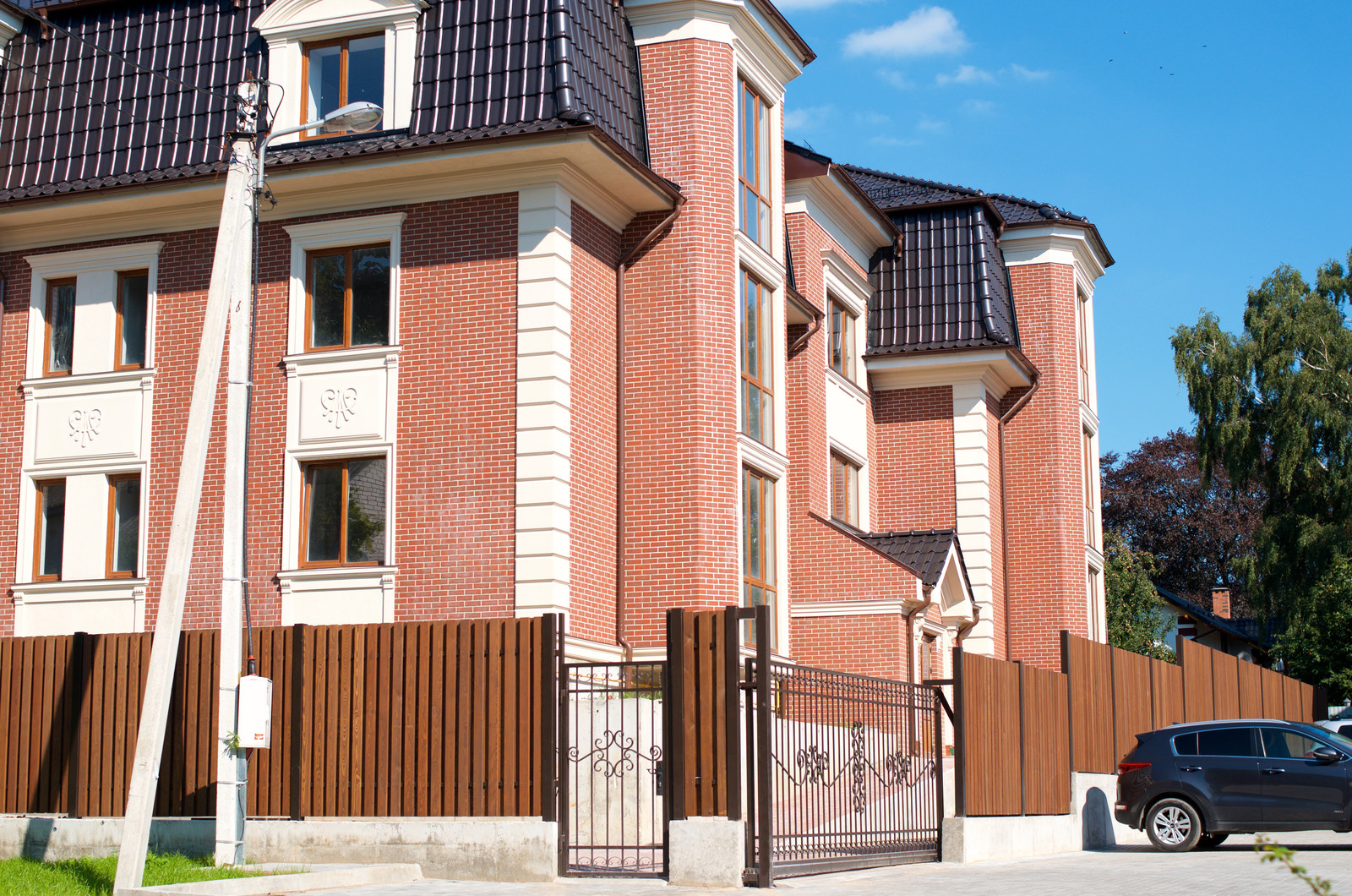 Ограда многоквартирного дома