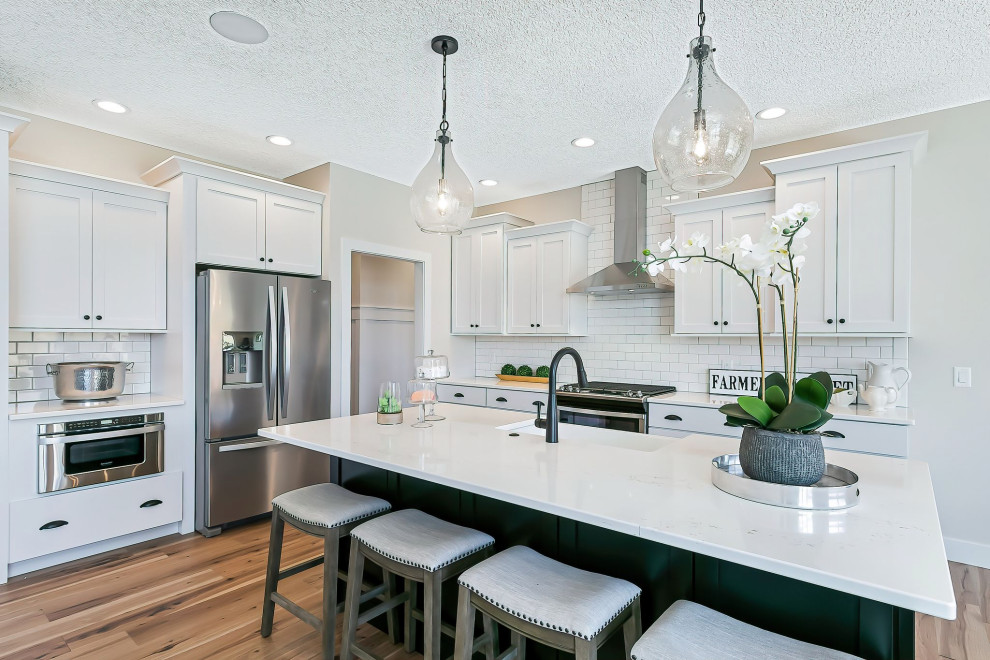 Kitchen - kitchen idea in Chicago