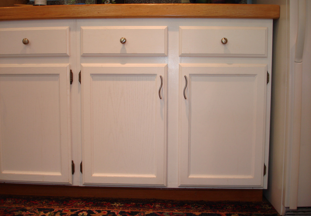 Space Saving Built Kitchen Cabinets