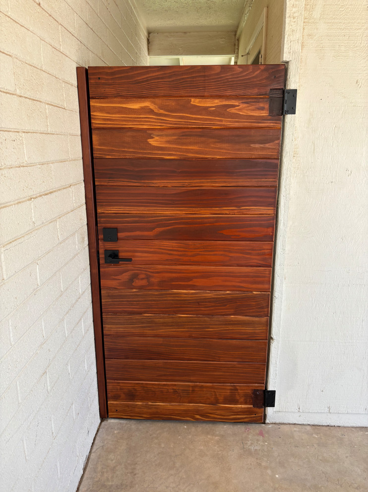 Elm St. Gates