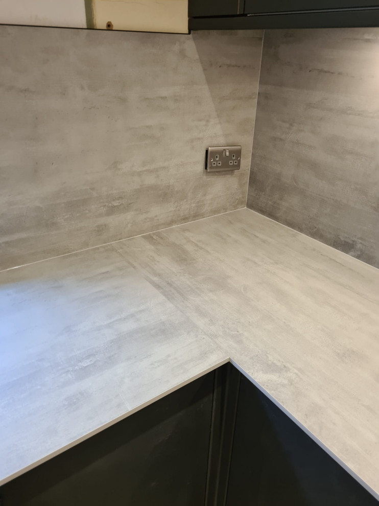 Worktop specialists (quartz, oak, compact laminate, laminate)