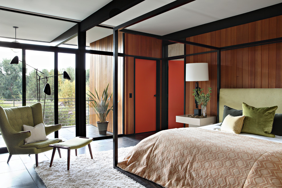Photo of a midcentury master bedroom in Los Angeles.