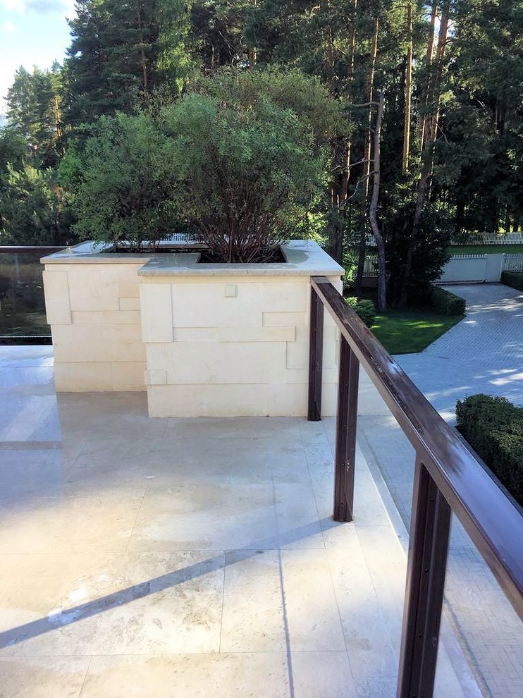 Навесы в поселке Бенилюкс