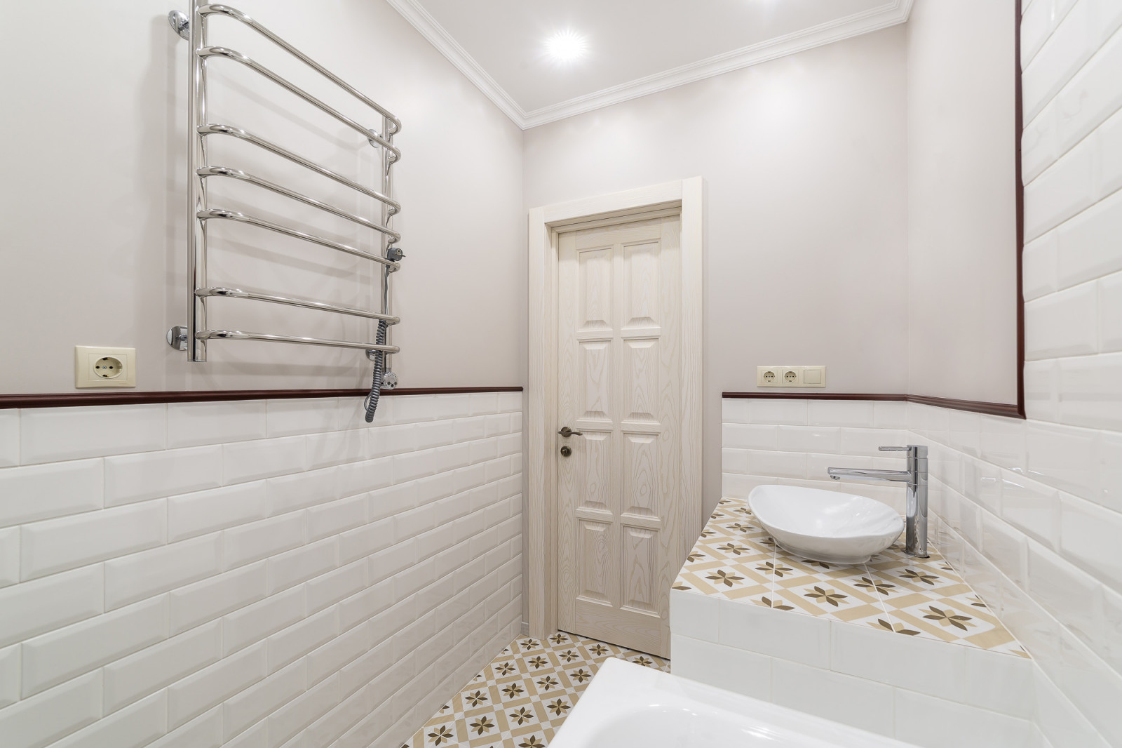 Двух-комнатная квартира в ЖК Раз Два Три (Сочи) в мятных тонах