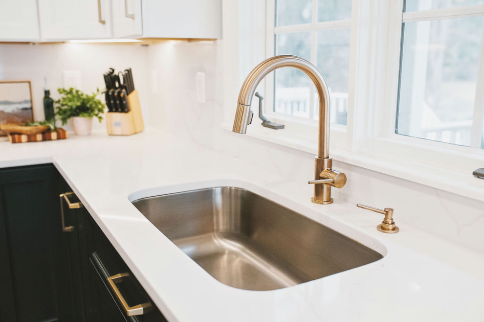 Inspiration for a transitional kitchen remodel in Baltimore