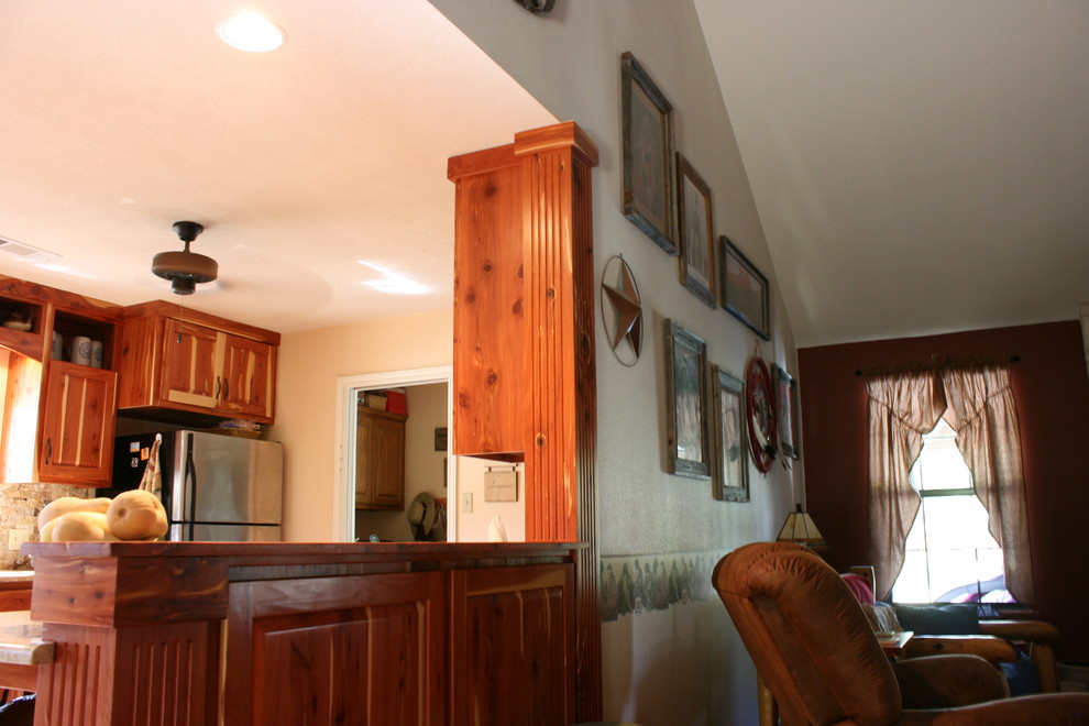 Mountain style kitchen photo in Austin