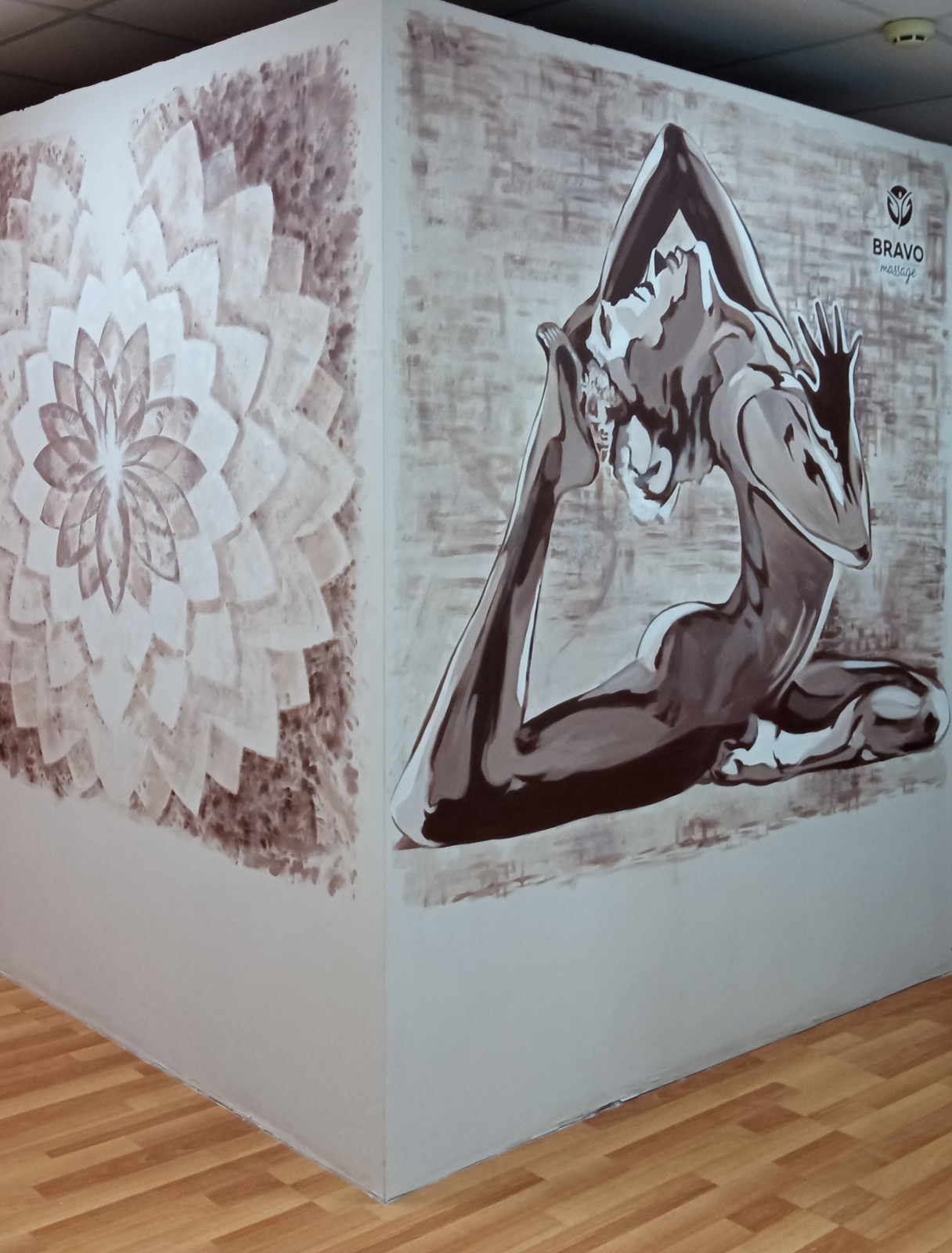 Роспись в интерьере "Центр массажа Браво"