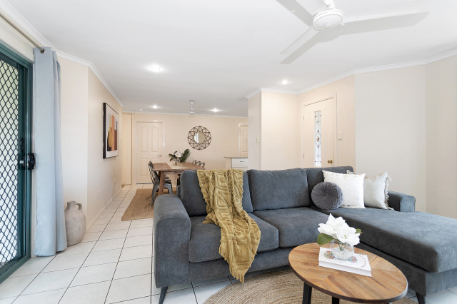 Wing Cres modern-living-room