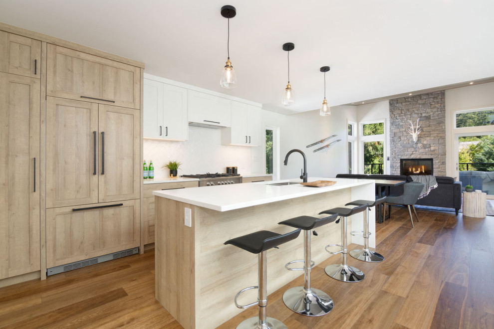 This is an example of a country kitchen in Vancouver.