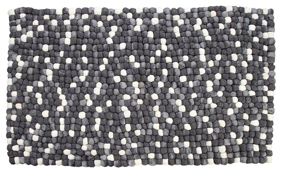 Amala Handmade Wool Felt Pebble Rug Grey, 4 x 6 ft Contemporary