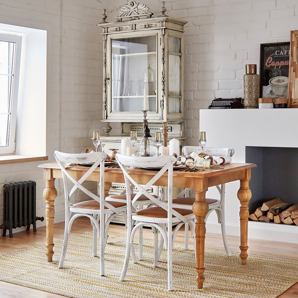 Стол обеденный