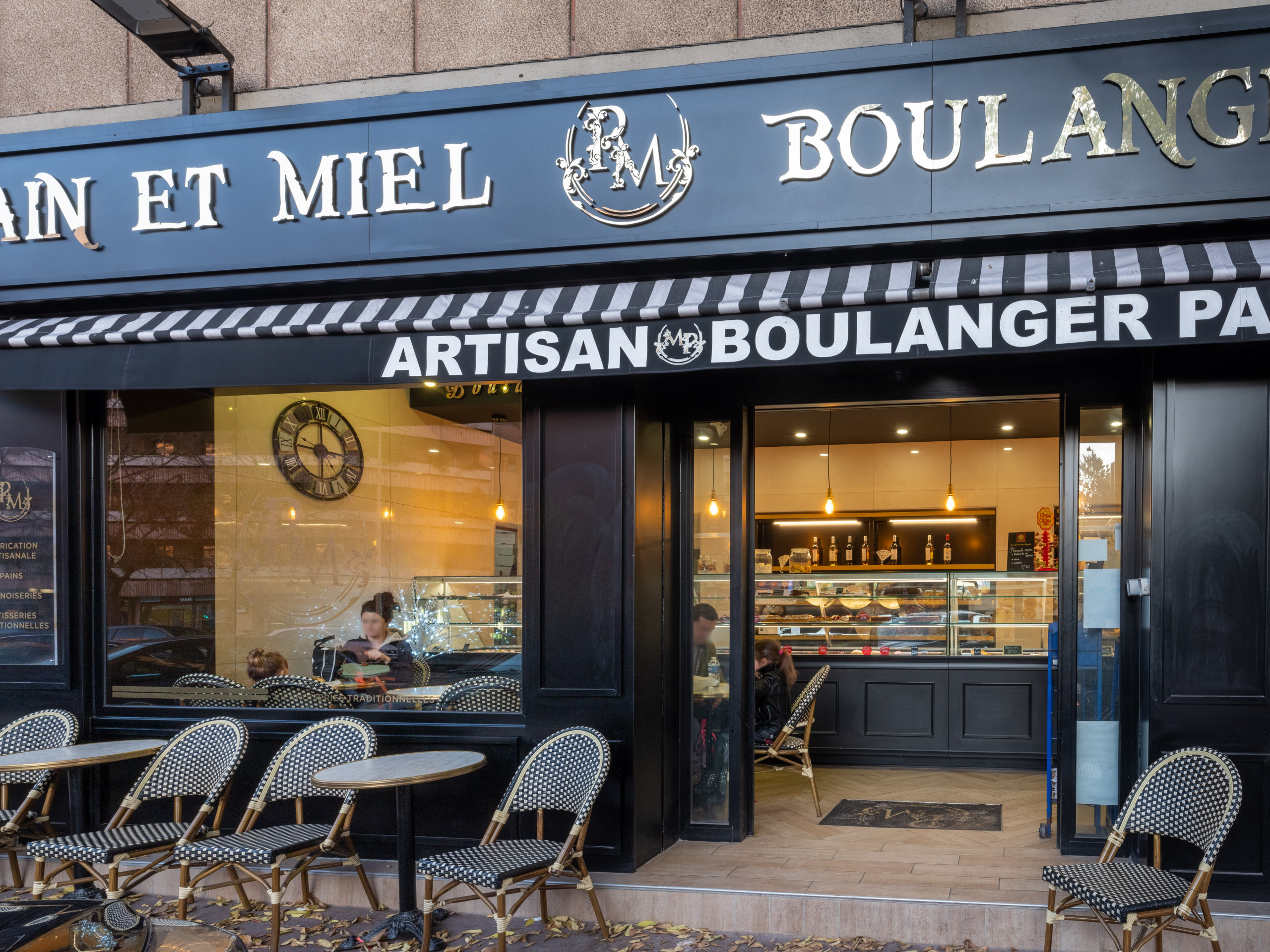 Restructuration de façade : Boulangerie-Pâtisserie Fine à Marseille