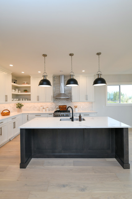 Harbourview Boulevard beach-style-kitchen