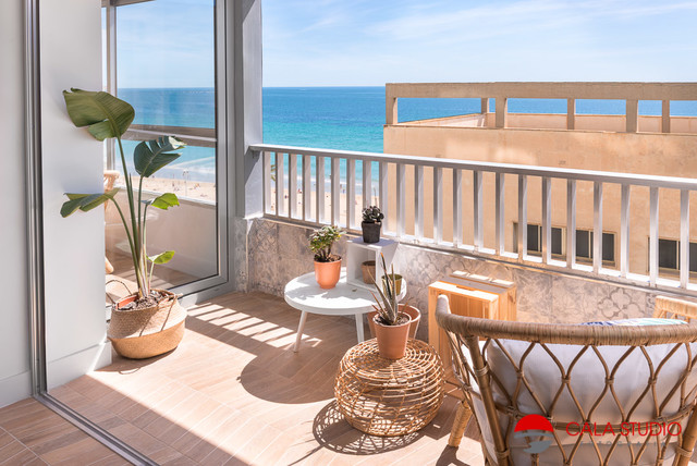 Beachfront Apartment coastal-deck