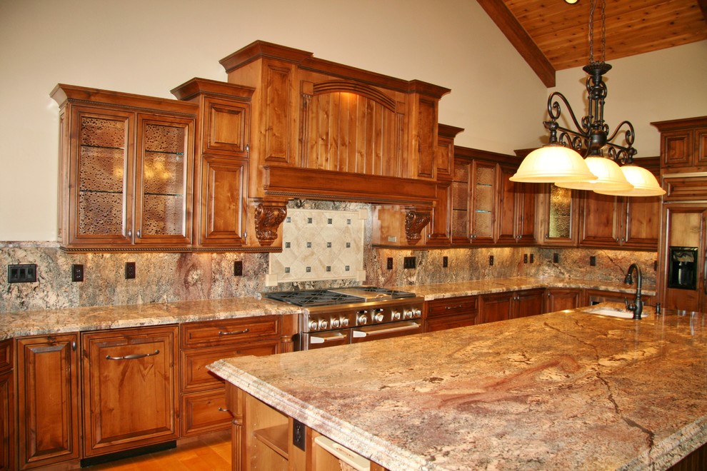 This is an example of a country kitchen in Phoenix.