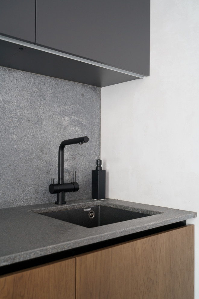 Серая мебель с деревом для всей квартиры