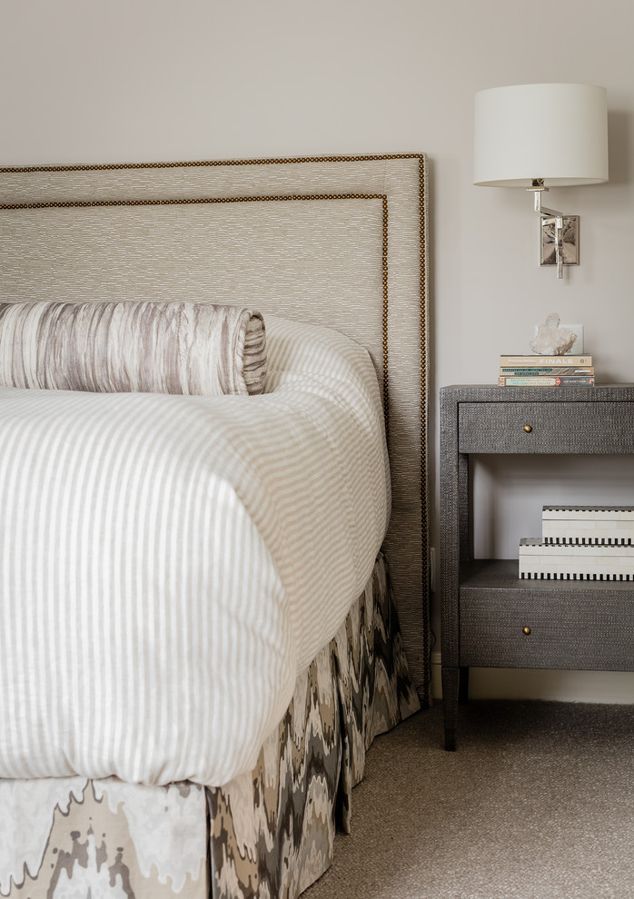 Example of a transitional home design design in Boston