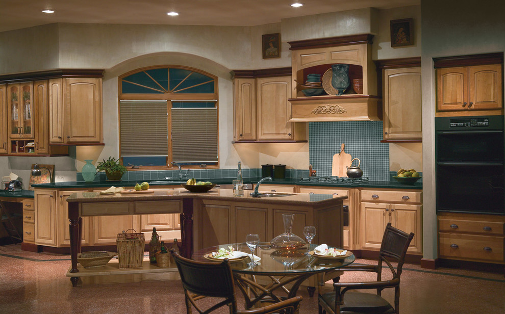 Transitional kitchen photo in Miami
