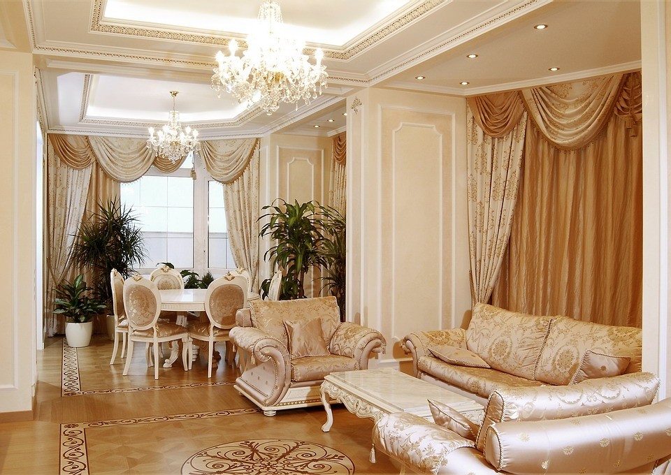 Текстильное оформление гостиной совмещенной со столовой