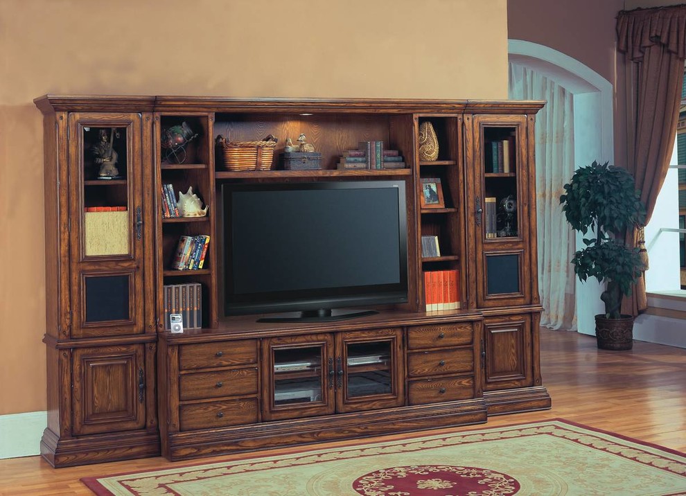 Mountain style living room photo in New York