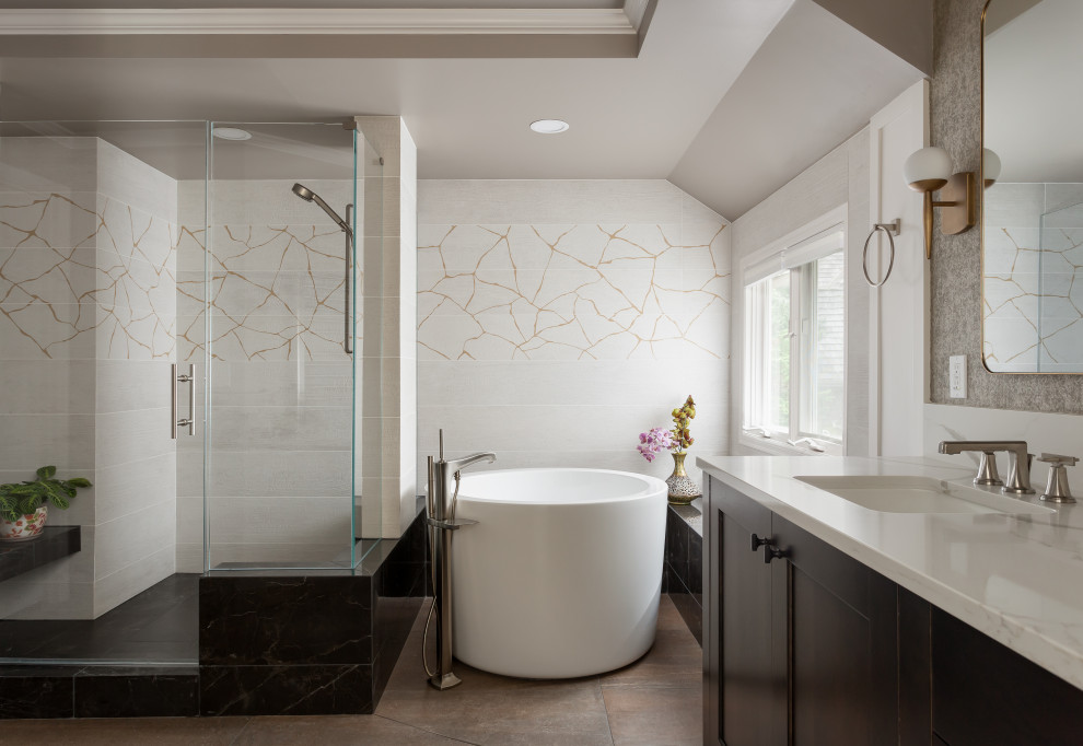Example of a transitional bathroom design in Seattle