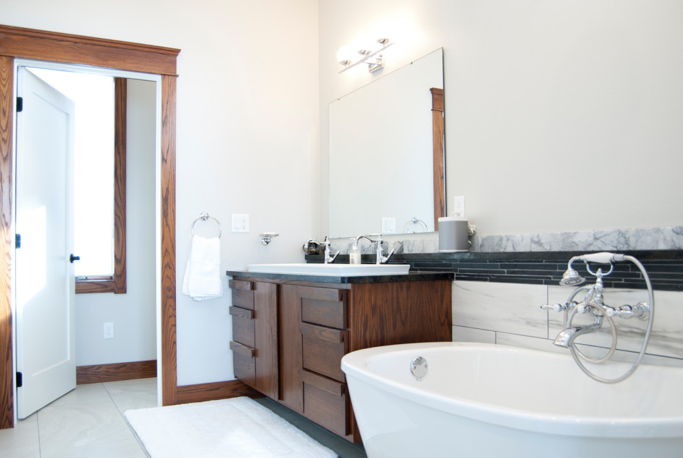 Bathroom - transitional bathroom idea