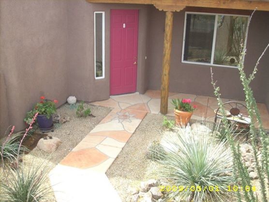 Mountain style home design photo in Phoenix