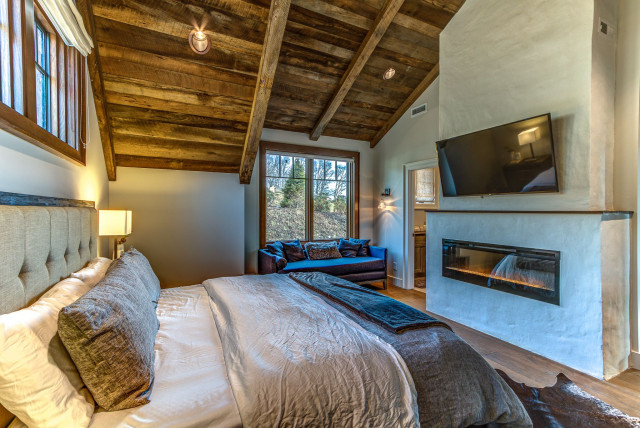 Eagle Village Circle, Eagles Nest rustic-bedroom