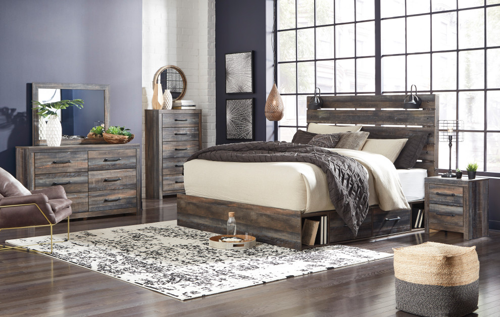 Design ideas for a mid-sized country master bedroom in Other with grey walls, medium hardwood floors and grey floor.