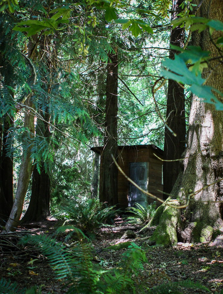 This is an example of an eclectic garden in Seattle.