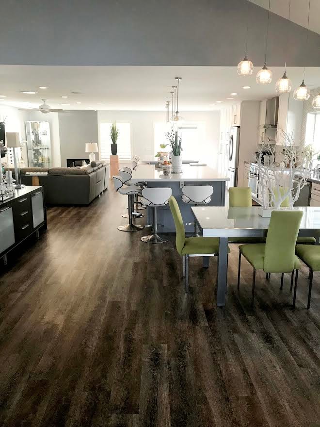 Home design - transitional home design idea in Phoenix