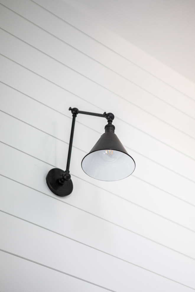 Inspiration for a transitional home design remodel in Orange County