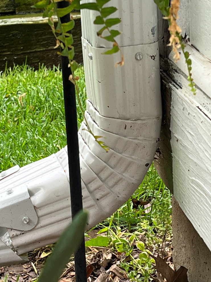 How to shorten this downspout extension?