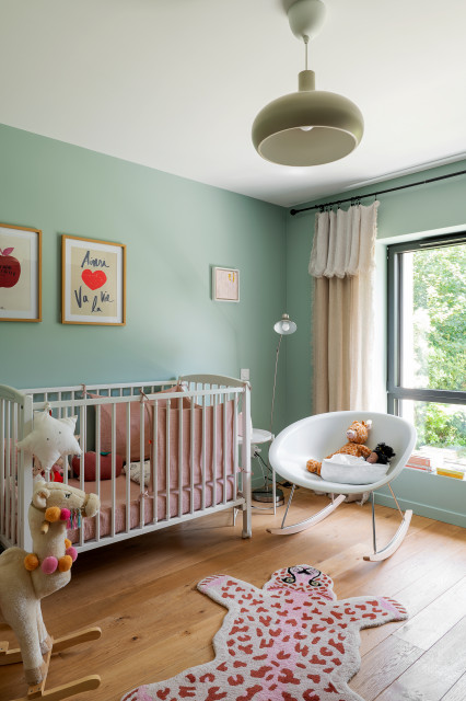 UNE MAISON DANS LA NATURE contemporaneo-bebe