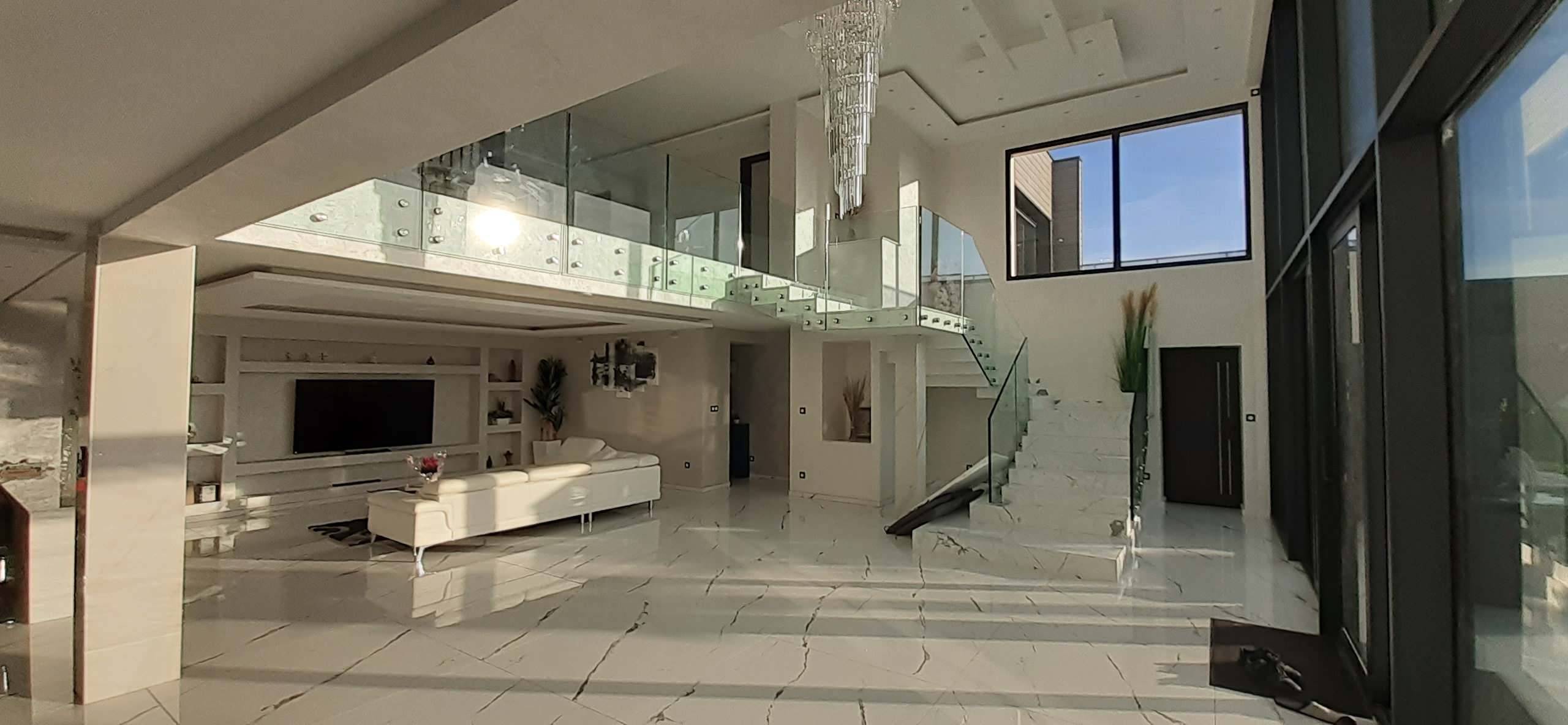 Maison contemporaine de 500m2. Conception des intérieurs