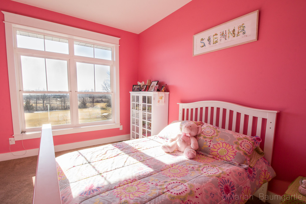Modern kids' bedroom in Burlington with pink walls and carpet for kids 4-10 years old and girls.