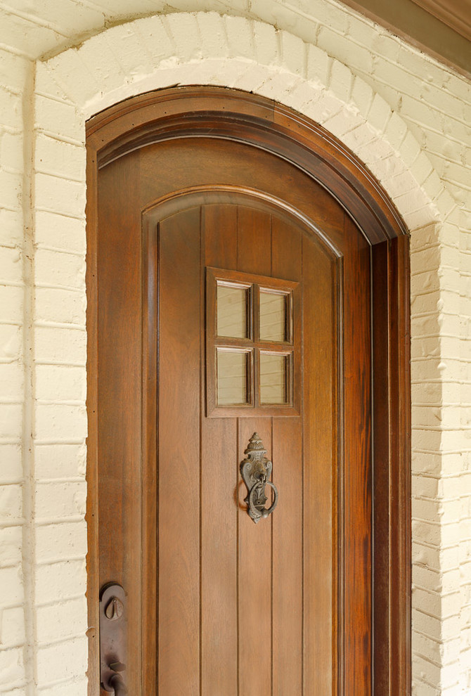 Inspiration for a traditional entryway in Other.