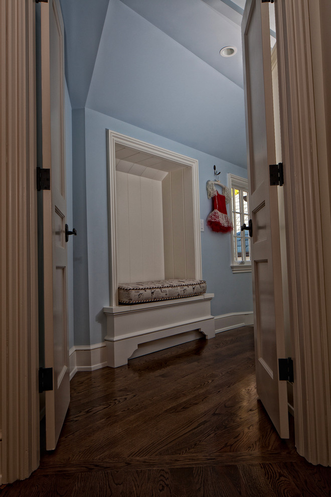 This is an example of a traditional kids' room in Raleigh.