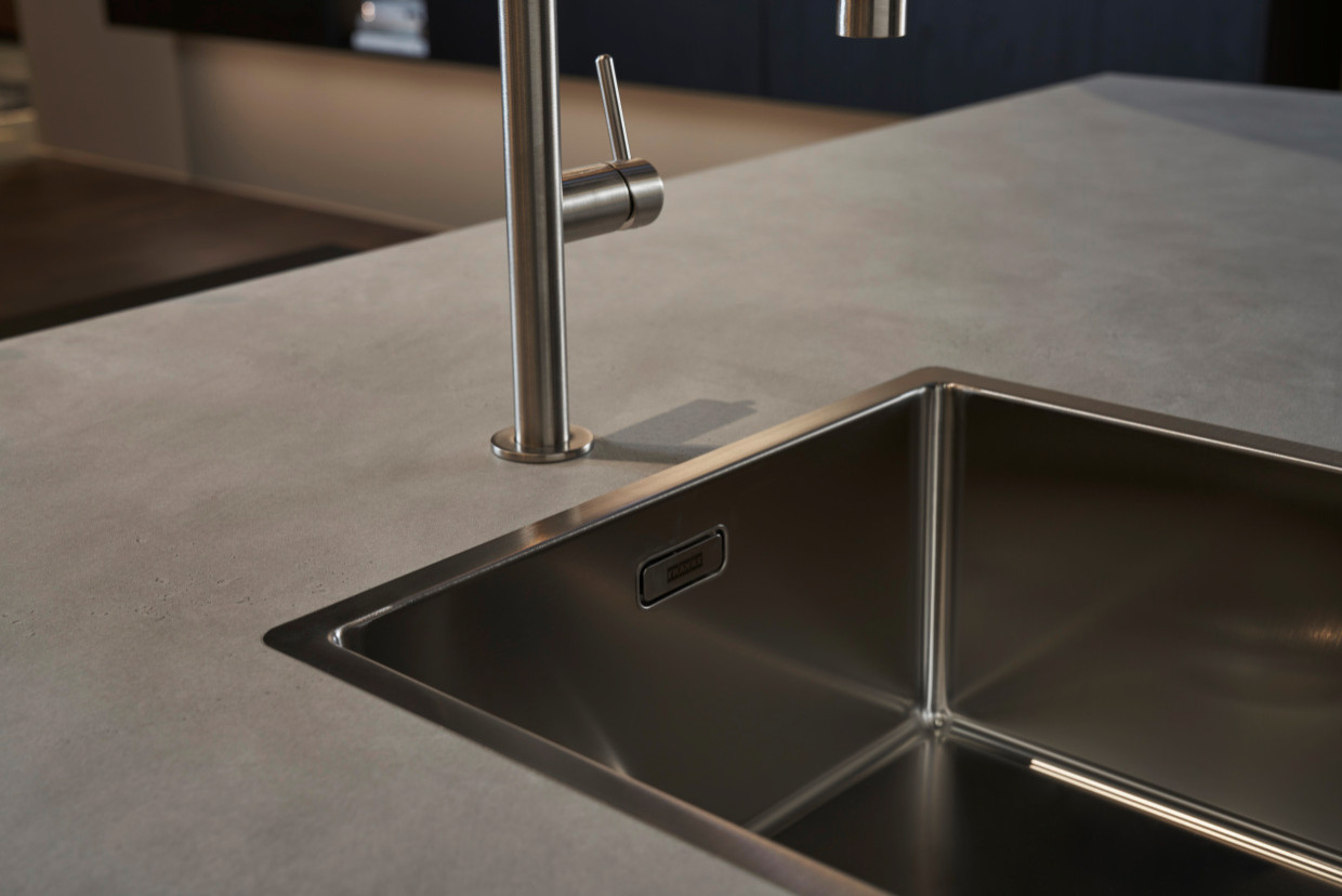 Manhattan Eiche Nero / Portland Zement Saphirgrau