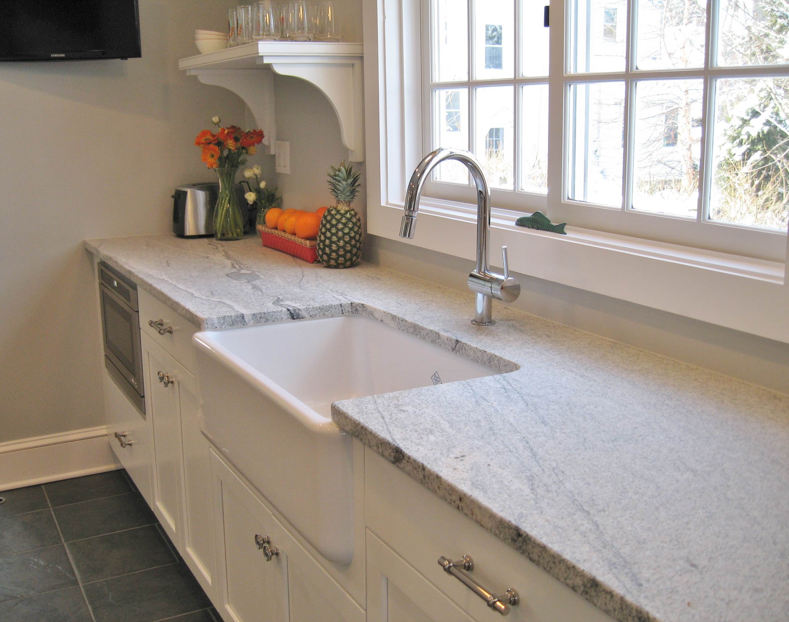 TRANSITIONAL WHITE KITCHEN IN PELHAM MANOR