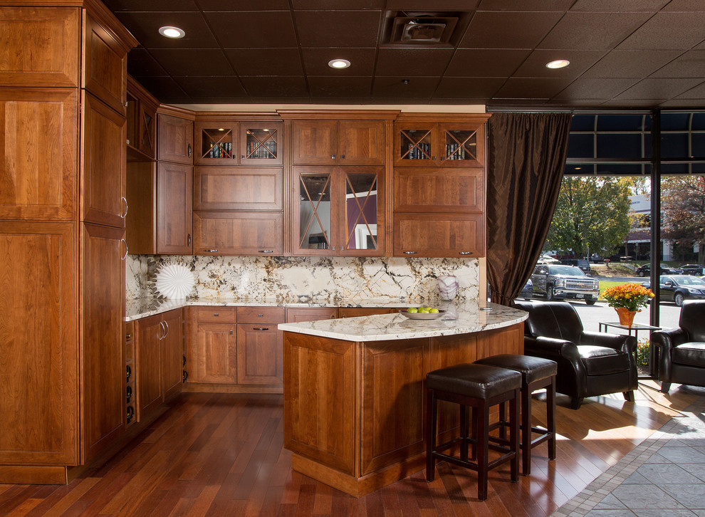Example of a transitional kitchen design in DC Metro