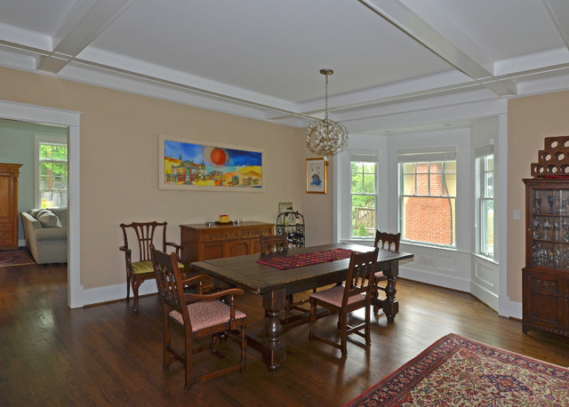Deininger Residence clasico-comedor