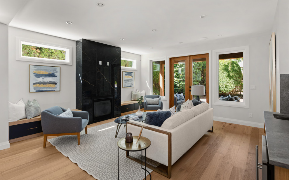 Home design - transitional home design idea in Vancouver