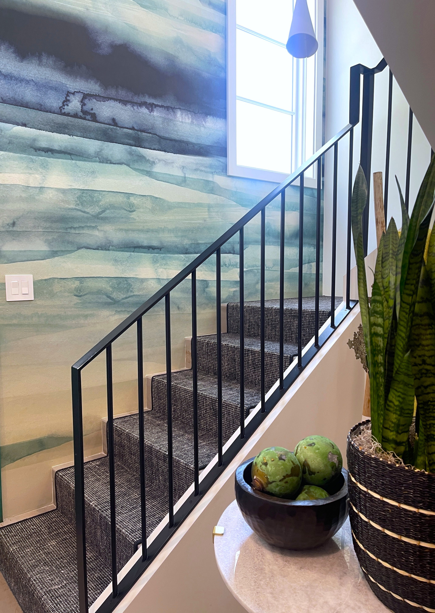 タイルのおしゃれならせん階段の画像 75選 - 2026 年 1月 | Houzz (ハウズ)