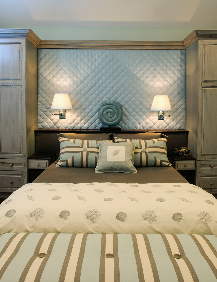 Bedroom - transitional bedroom idea