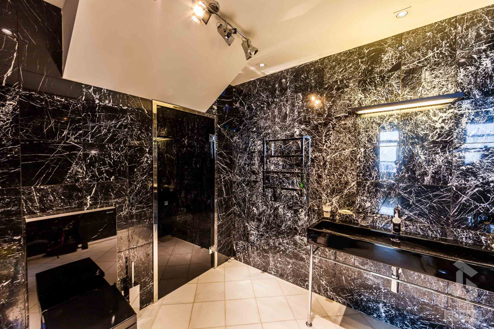 Стеклянная душевая